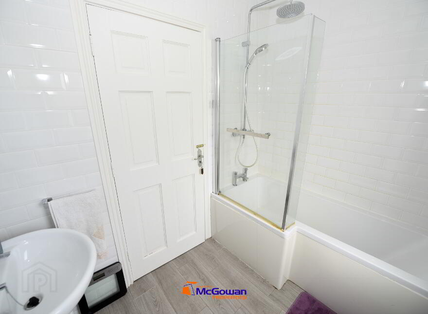 28 Lawnsdale, Navenny, Ballybofey, F3YV61