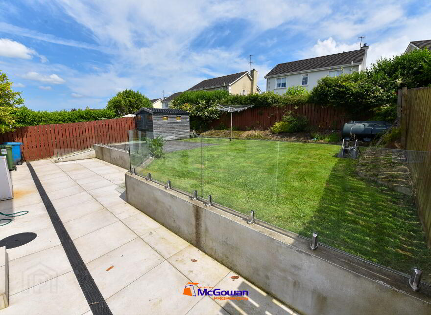 28 Lawnsdale, Navenny, Ballybofey, F3YV61