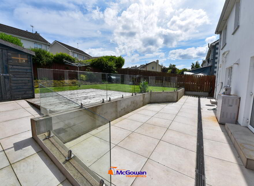 28 Lawnsdale, Navenny, Ballybofey, F3YV61