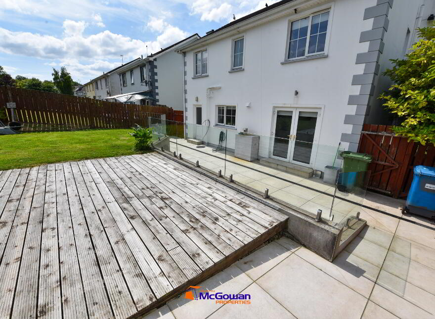 28 Lawnsdale, Navenny, Ballybofey, F3YV61