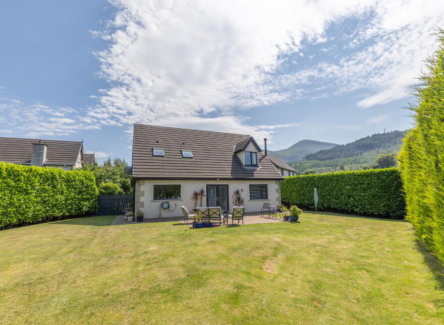 4 Rowley Close, Newcastle, BT33 0UE