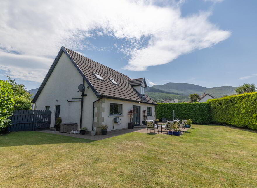 4 Rowley Close, Newcastle, BT33 0UE