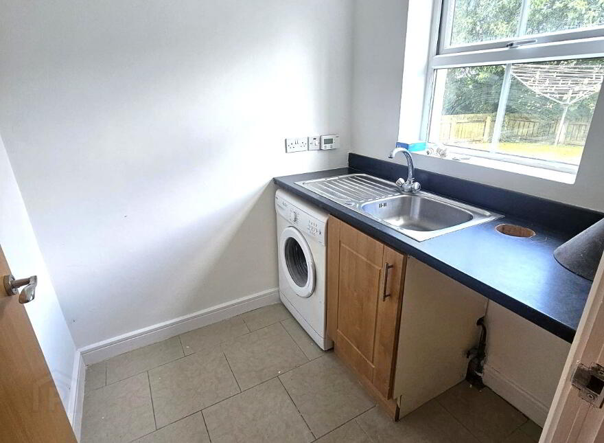 37 Foxhill, Strabane Old Road, Waterside, L'Derry, BT47 2TN