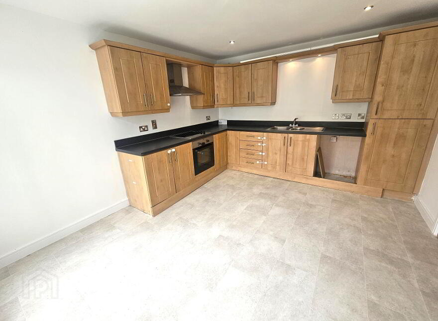 37 Foxhill, Strabane Old Road, Waterside, L'Derry, BT47 2TN