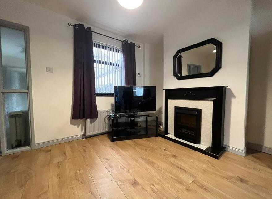 Bonds Street, Waterside, L'Derry, BT47 6EG