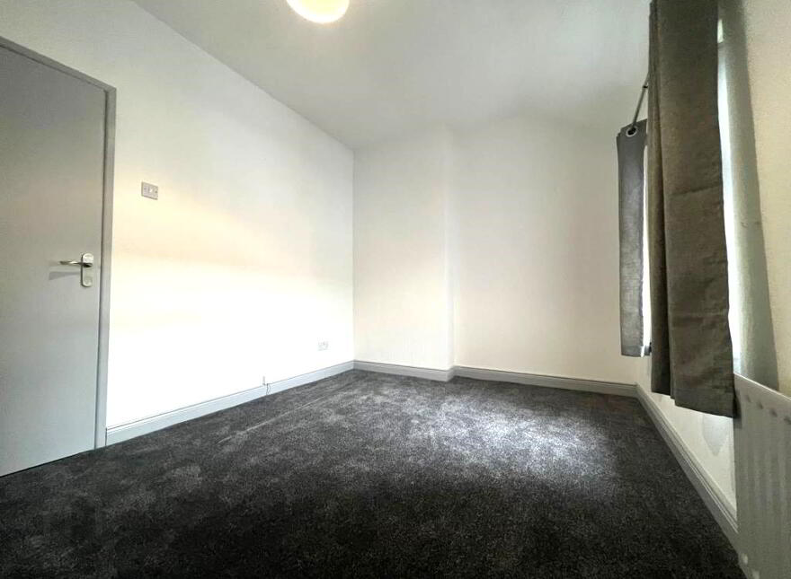 Bonds Street, Waterside, L'Derry, BT47 6EG