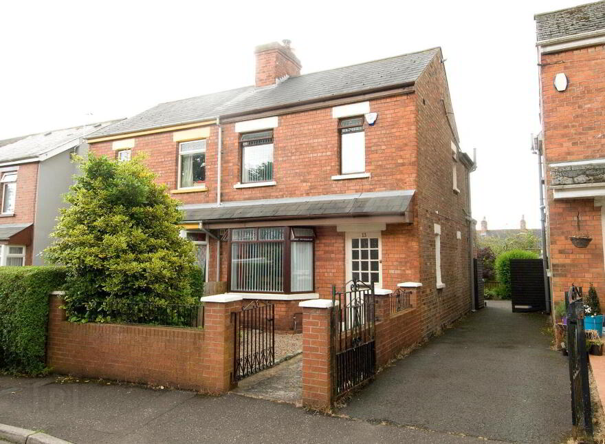 13 Somerton Gardens, Belfast, BT15 3LN photo
