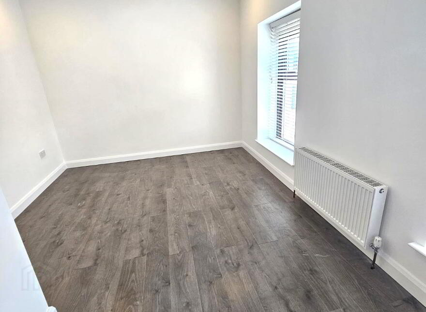 Bonds Street, Waterside, L'Derry, BT47 6EE