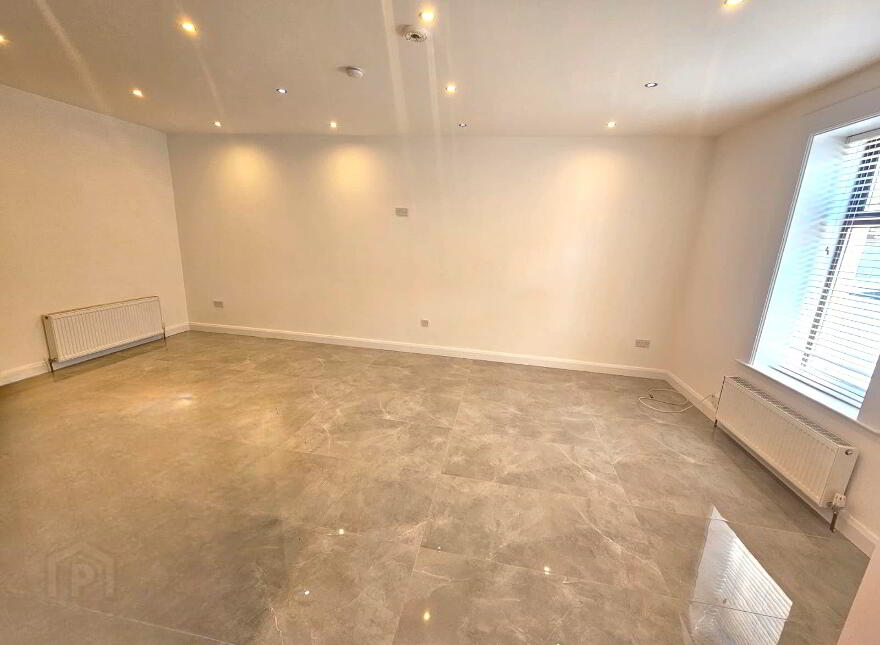 Bonds Street, Waterside, L'Derry, BT47 6EE