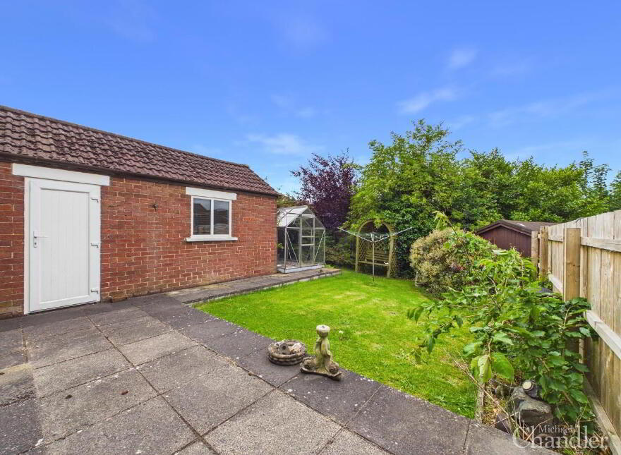 13 Glenholm Crescent, Belfast, BT8 6LT