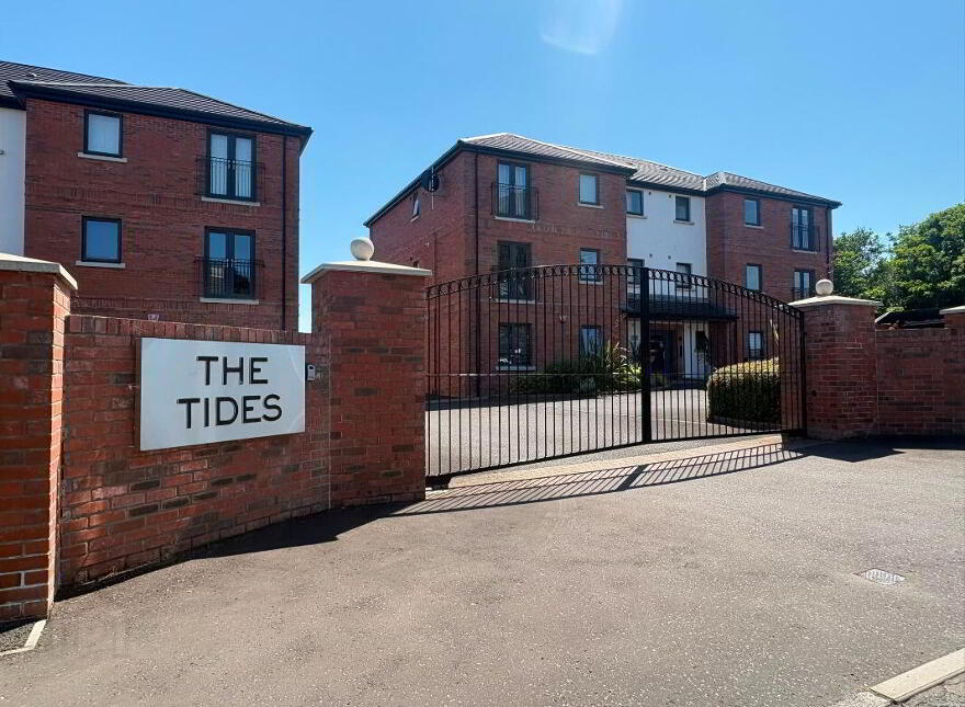 Apt 3, 2 The Tides, Carrickfergus, BT38 8GN
