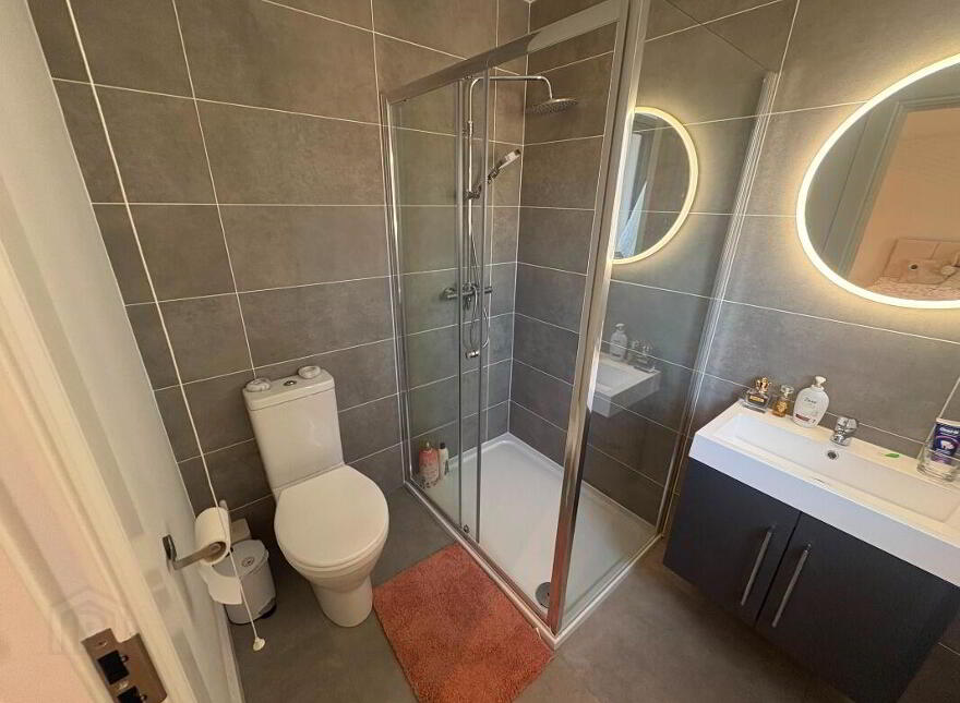 Apt 3, 2 The Tides, Carrickfergus, BT38 8GN
