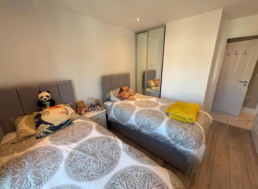 Apt 3, 2 The Tides, Carrickfergus, BT38 8GN