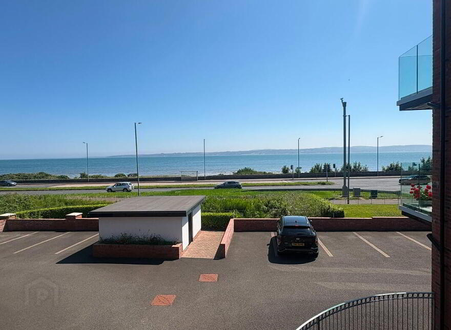 Apt 3, 2 The Tides, Carrickfergus, BT38 8GN