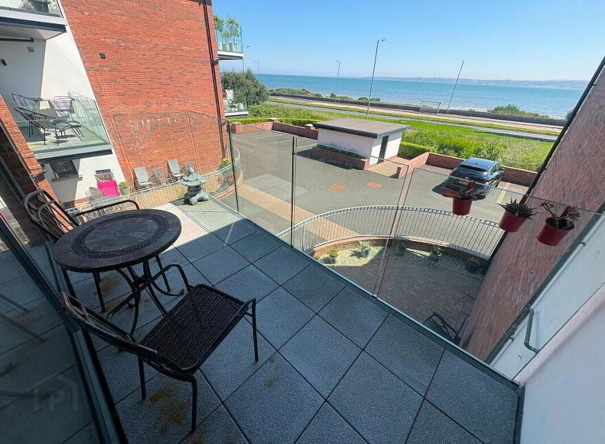 Apt 3, 2 The Tides, Carrickfergus, BT38 8GN