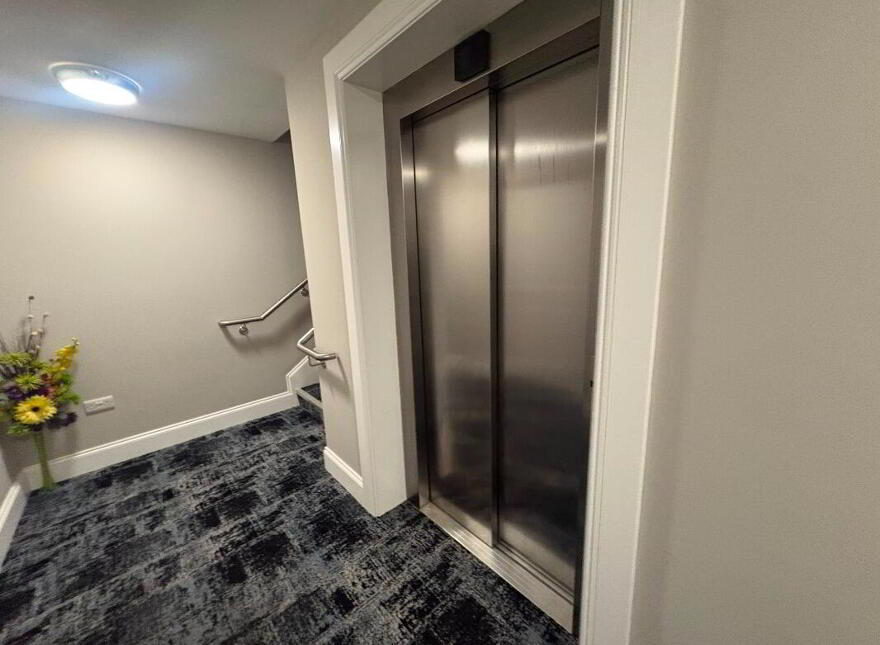 Apt 3, 2 The Tides, Carrickfergus, BT38 8GN