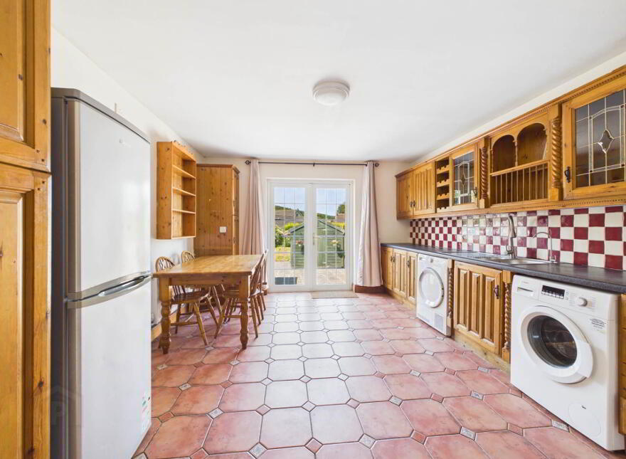 37 St. Mollerans, Carrickbeg, Carrick-On-Suir, E32XK07