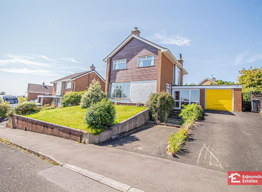 18 Long Common, Ballymena, BT42 2NU photo