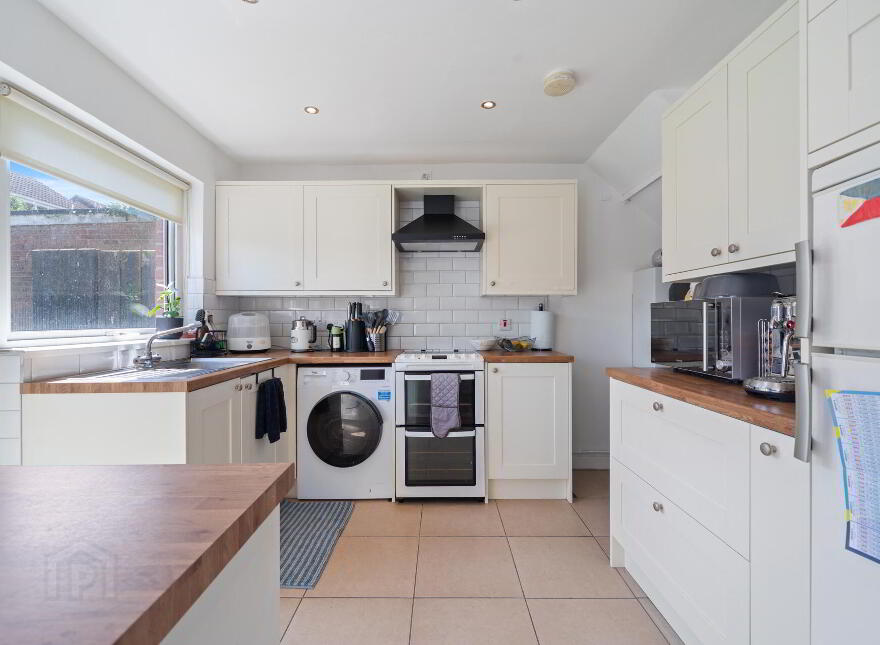 16 Woodbreda Avenue, Belfast, BT8 7JJ