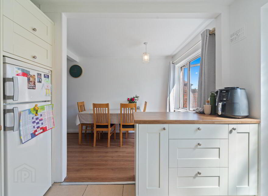16 Woodbreda Avenue, Belfast, BT8 7JJ