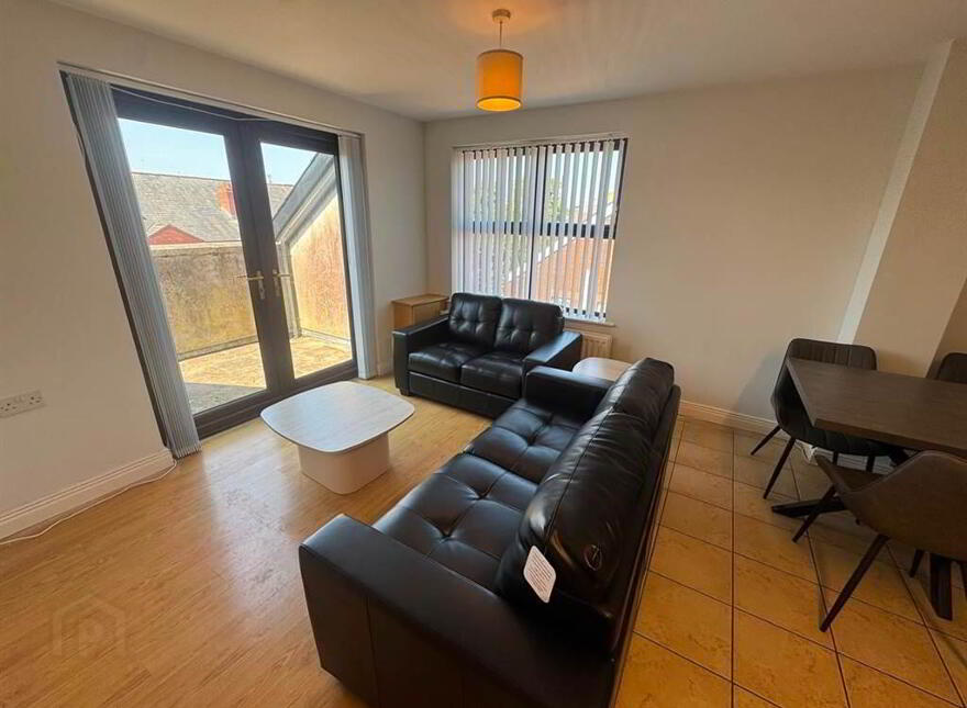 11 Lanyon Manor, Lanyon Manor, 2 - 4 Eglantine Place, Belfast, BT9 6EY