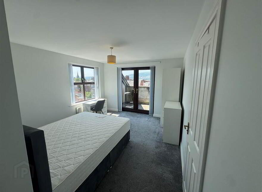 11 Lanyon Manor, Lanyon Manor, 2 - 4 Eglantine Place, Belfast, BT9 6EY