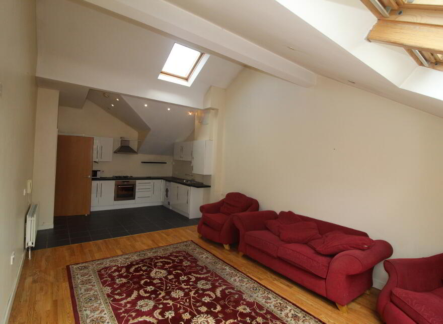 10 Merrion Hall, 71 Ulsterville Avenue, Belfast, BT9 7AT