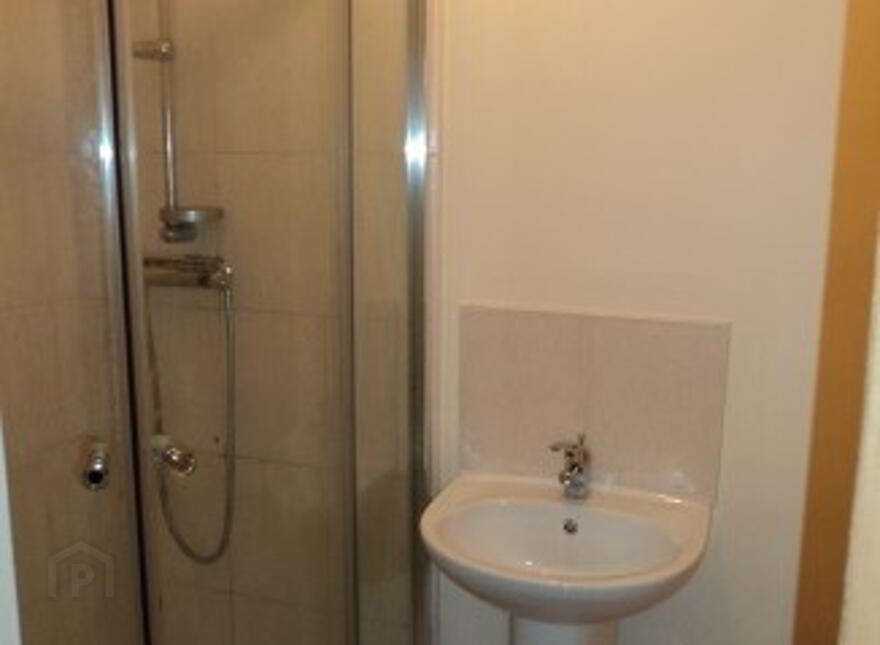 10 Merrion Hall, 71 Ulsterville Avenue, Belfast, BT9 7AT