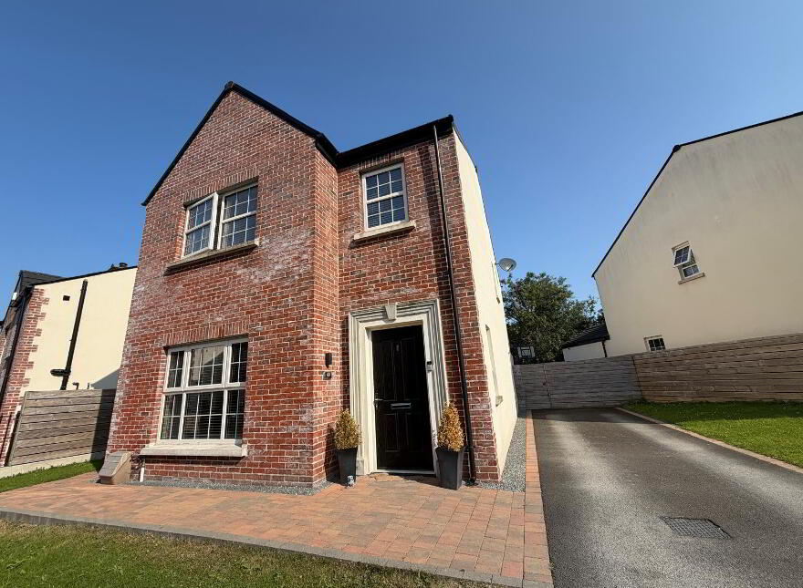 40 Hawthorn Grove, Strabane, BT82 8FF