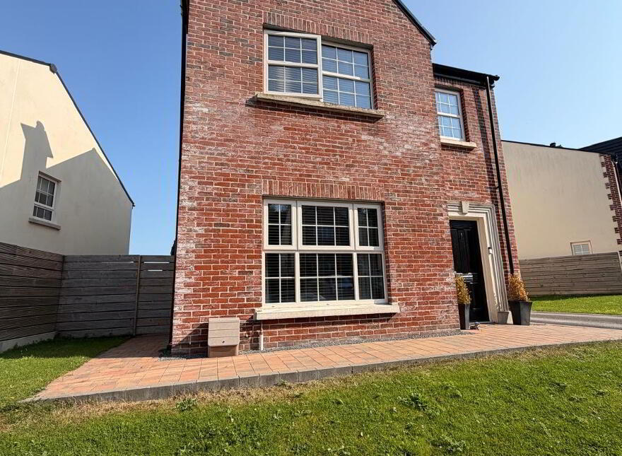 40 Hawthorn Grove, Strabane, BT82 8FF