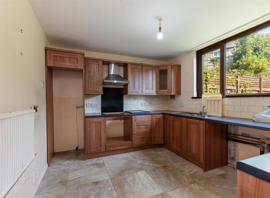 18 Inisharoan Court, Newtownards, BT23 8LZ