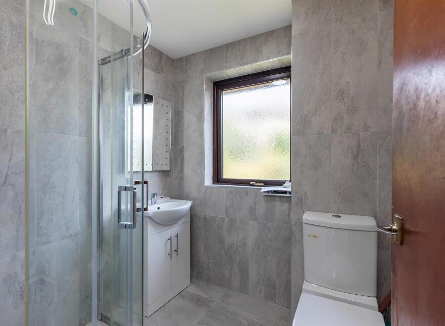 18 Inisharoan Court, Newtownards, BT23 8LZ