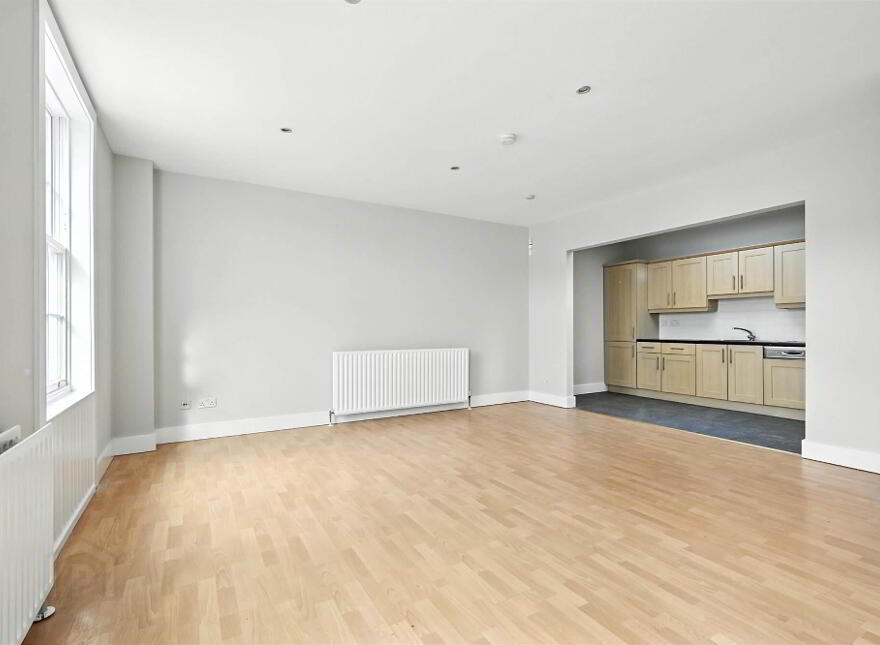 47 Lisburn Square, Lisburn, BT28 1TS