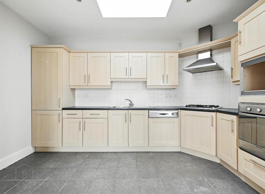 47 Lisburn Square, Lisburn, BT28 1TS