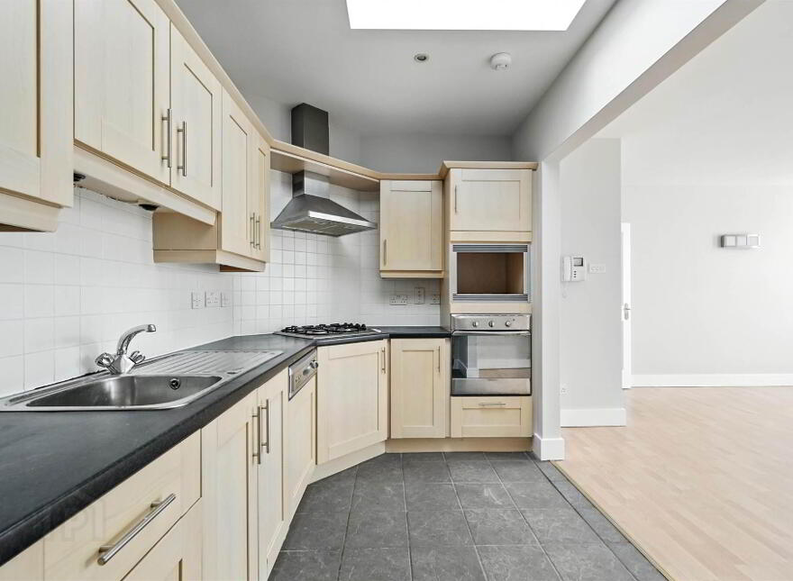 47 Lisburn Square, Lisburn, BT28 1TS
