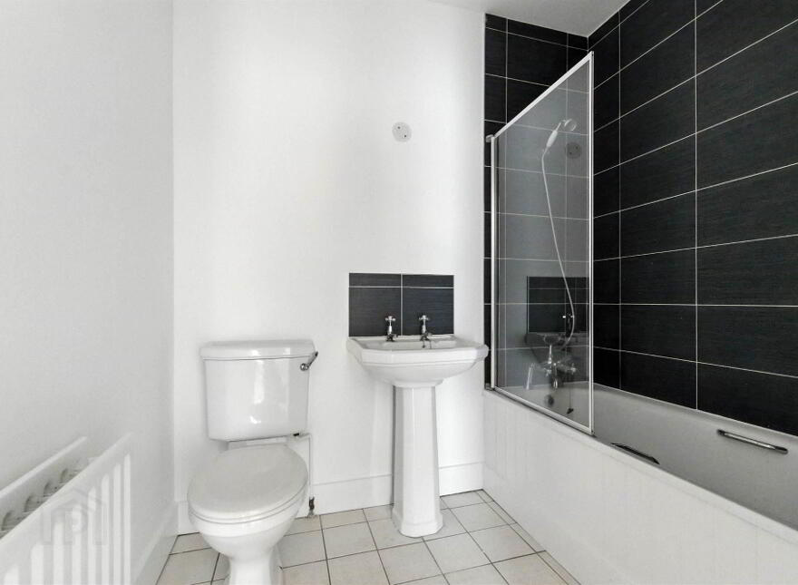 47 Lisburn Square, Lisburn, BT28 1TS