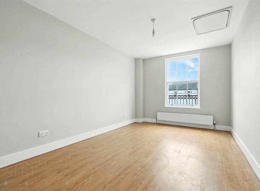 47 Lisburn Square, Lisburn, BT28 1TS