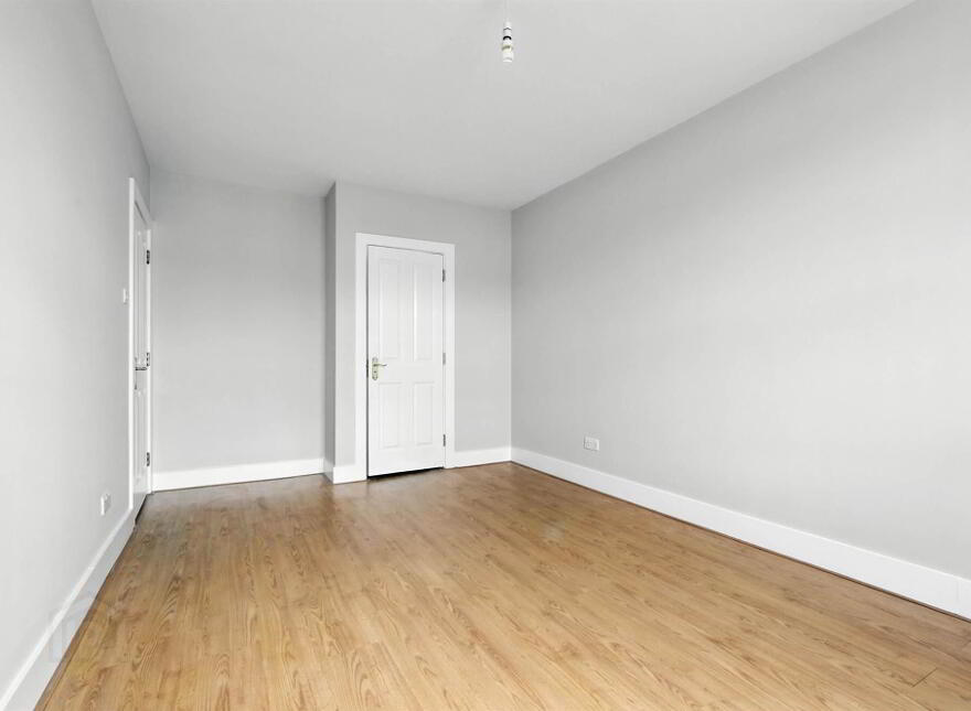 47 Lisburn Square, Lisburn, BT28 1TS