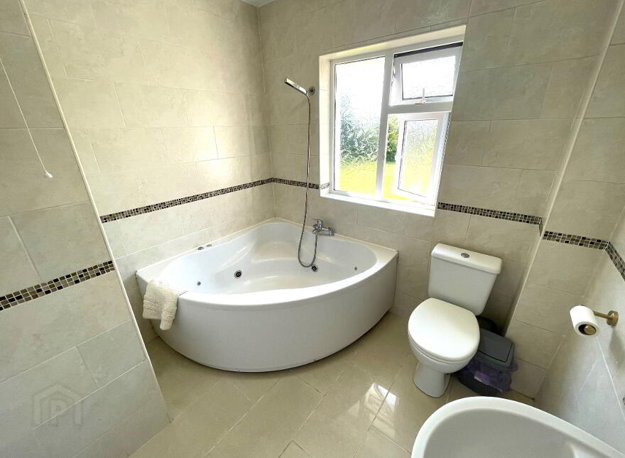 17 Rosscolban Court, Kesh, BT93 1UL