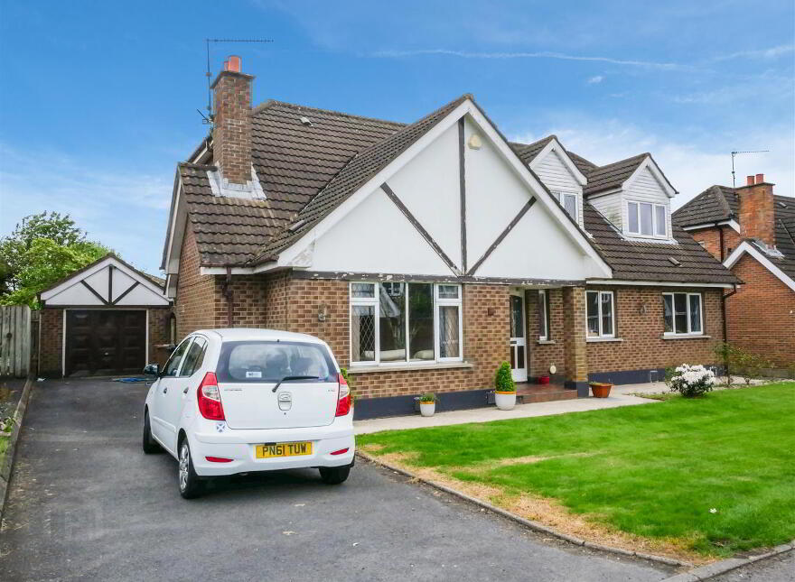 24 Baronscourt Avenue, Saintfield Road, Carryduff, Belfast, BT8 8BG photo