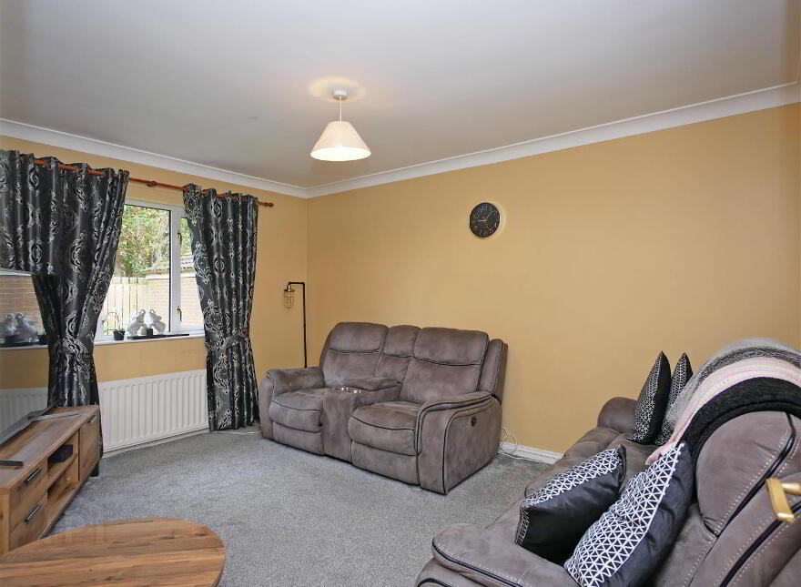 24 Baronscourt Avenue, Saintfield Road, Carryduff, Belfast, BT8 8BG