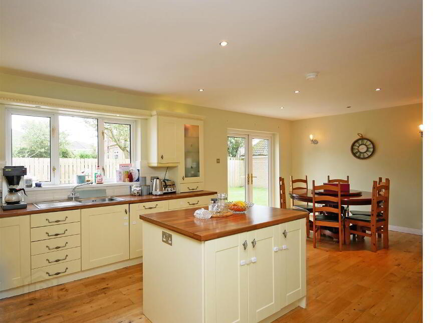 24 Baronscourt Avenue, Saintfield Road, Carryduff, Belfast, BT8 8BG