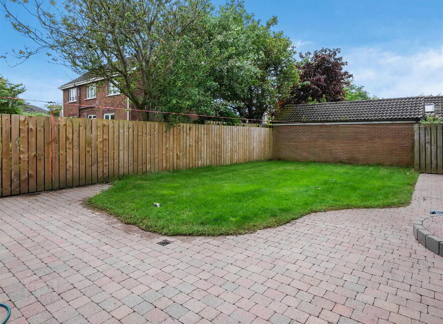 24 Baronscourt Avenue, Saintfield Road, Carryduff, Belfast, BT8 8BG