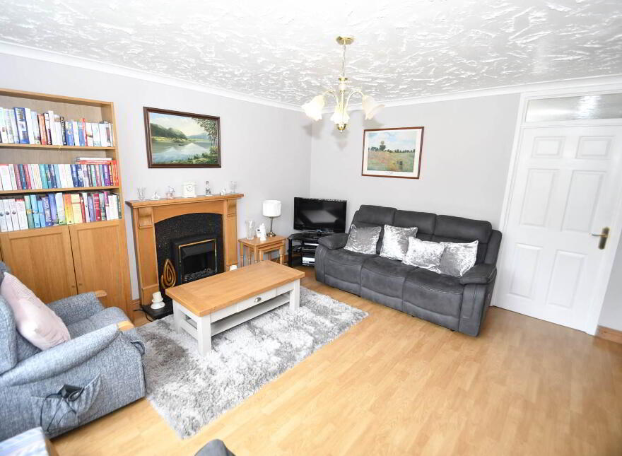 6 Laurel Park, Dunmurry, Belfast, BT17 0DP