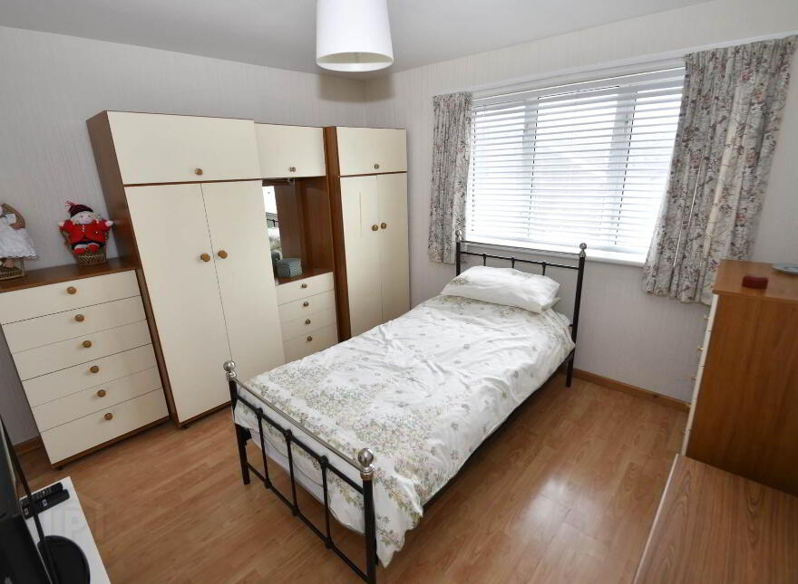 6 Laurel Park, Dunmurry, Belfast, BT17 0DP