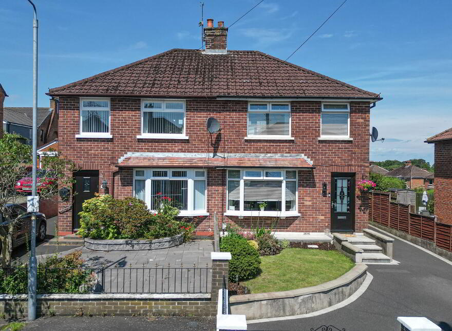5 Lyndhurst Close, Belfast, BT13 3PF