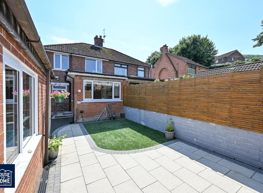 5 Lyndhurst Close, Belfast, BT13 3PF