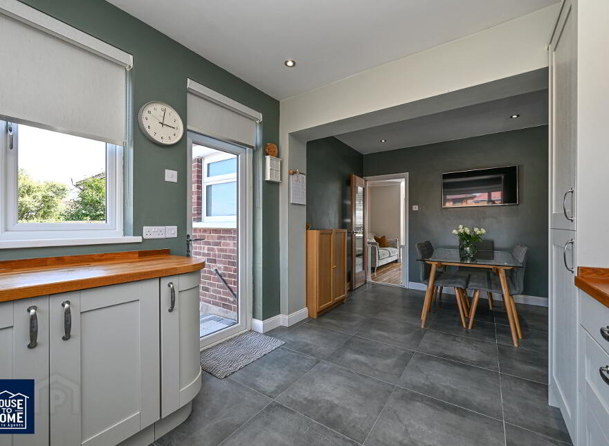 5 Lyndhurst Close, Belfast, BT13 3PF