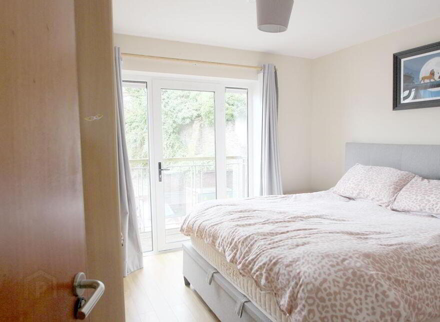 Altmore House, Tara Street, Tullamore, R35E421