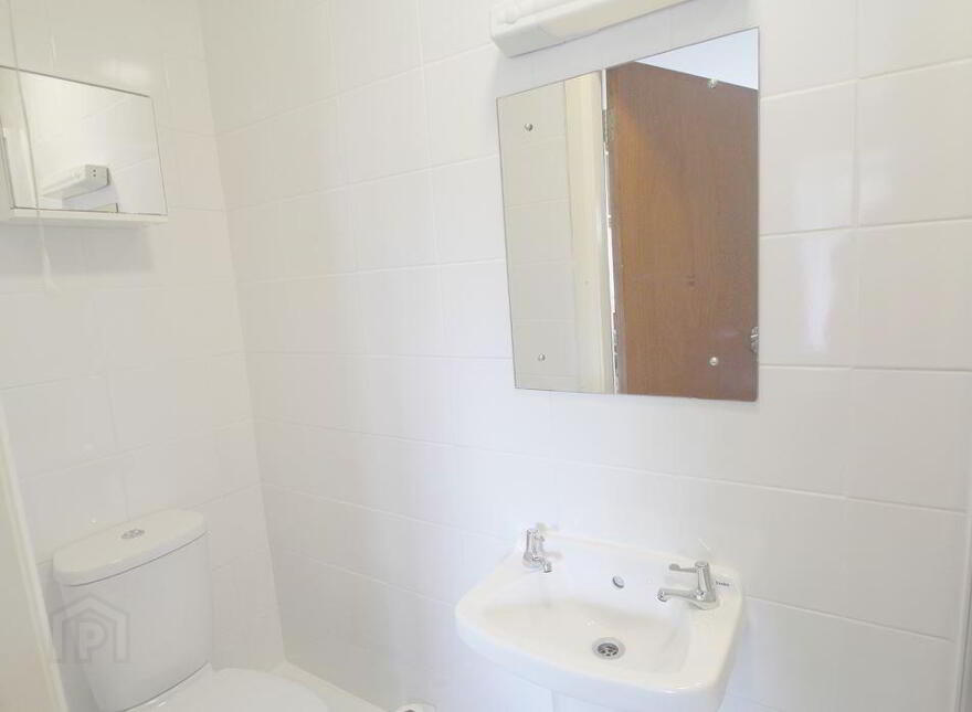 Altmore House, Tara Street, Tullamore, R35E421